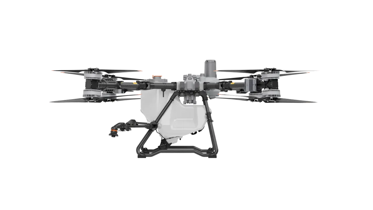 DJI Agras T100 em vista angular traseira