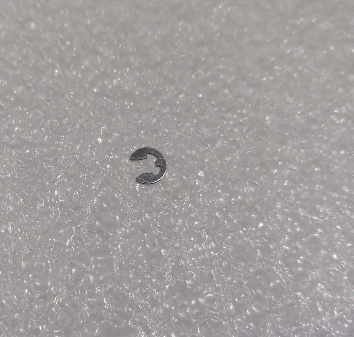 Anel de retenção tipo E (OD = 6 mm)