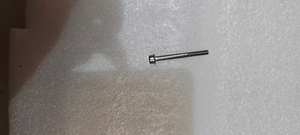 Parafuso (M40-HC04000140-070040-5103-Y)